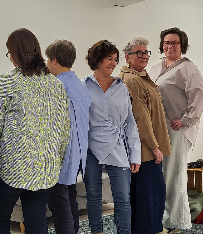 blouse (L-family) or men's shirt 17/10/2026