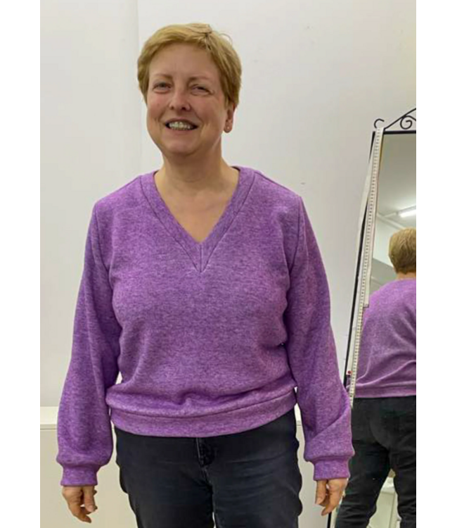 V-neck technique in sweater or T-shirt 18/10/2026