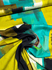 aqua limoen abstracte print - viscose satijn