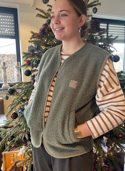 Junna vest 19/12/2026