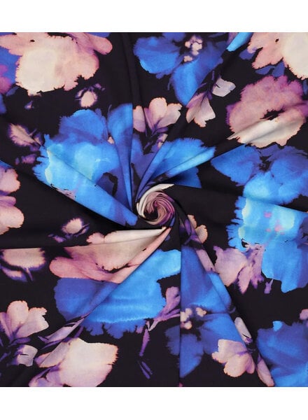 Madeline blurred flowers - viscose met lichte stretch