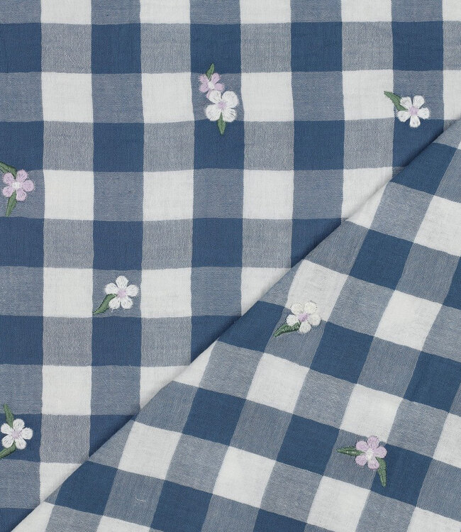 blauw - double gauze ruiten met geborduurde bloemen