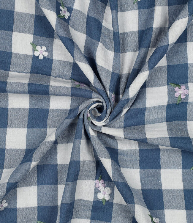 blauw - double gauze ruiten met geborduurde bloemen