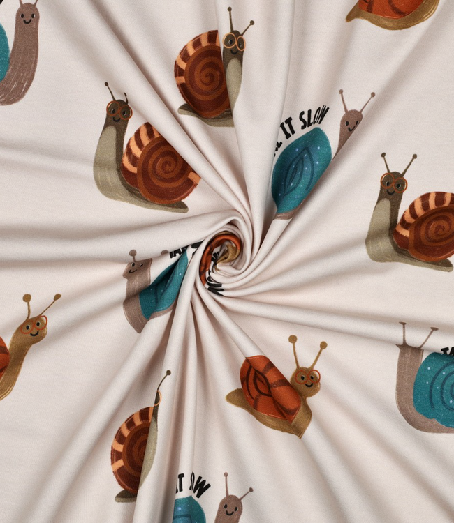Take it slow snail ecru - zachte sweater