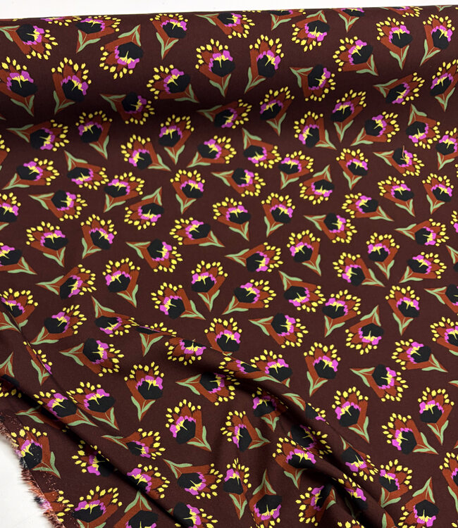 chocoladebruine bloemen en gele stippen viscose