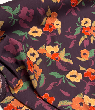 prachtige aubergine en getekende bloemen viscose