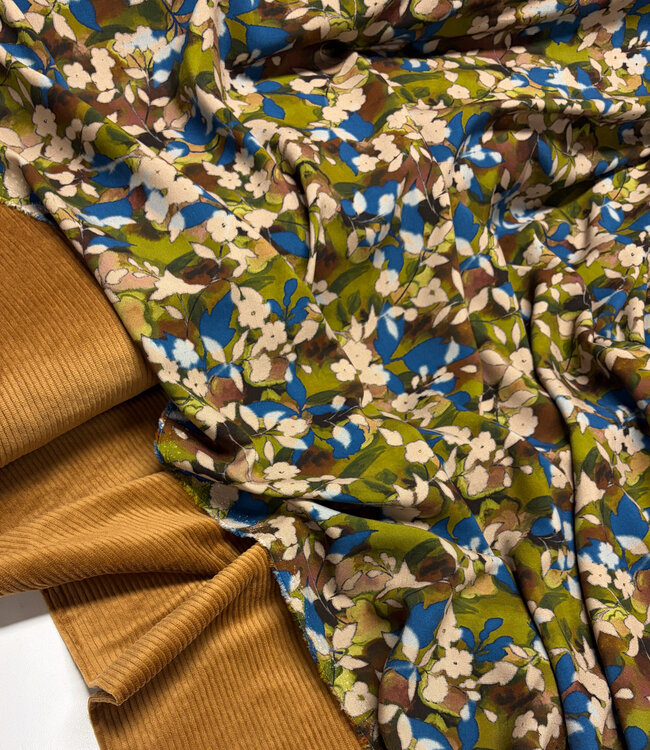 olijfgroen en denimblauwe bloemen viscose
