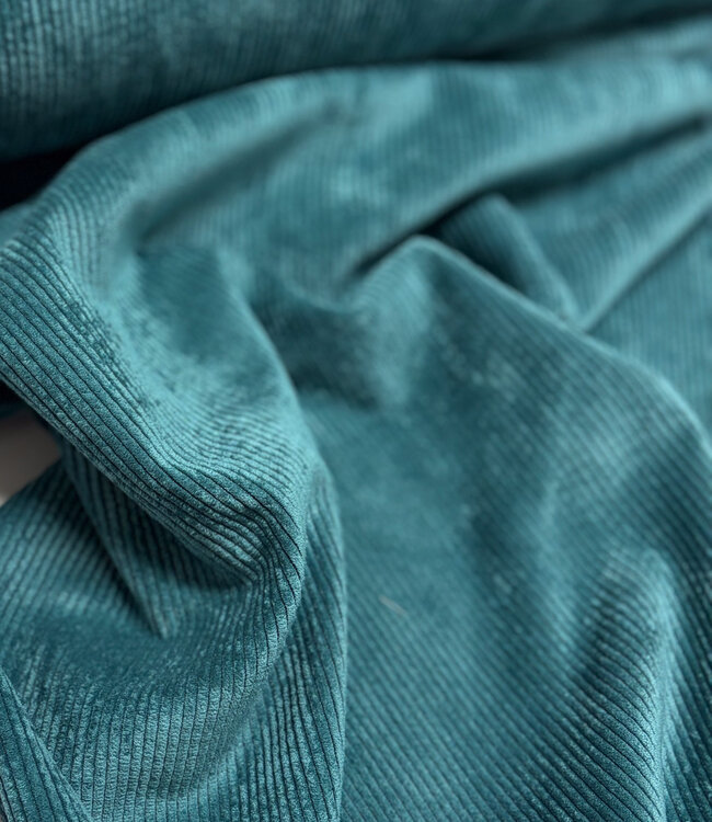 petrolgroen - soepelvallende washed corduroy