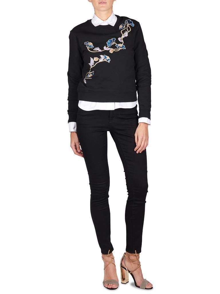 Carven Sweatshirt mit Blumen schwarz