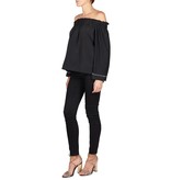 Áeron Off-shoulder top zwart