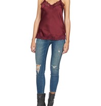 Gold Hawk Floral Spitzen Top bordeaux