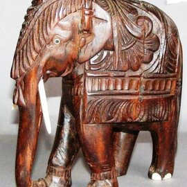 Elefant aus Ostindisch Palisander, 175 mm