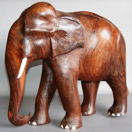 Elefant aus Ostindisch Palisander, 130 mm