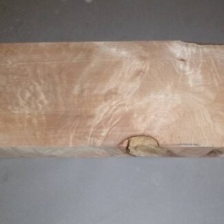 Soft Maple - amerikanischer Spitzahorn - quilted Gitarrenbody ca. 560 x 210 x 55 mm, 3,7 kg