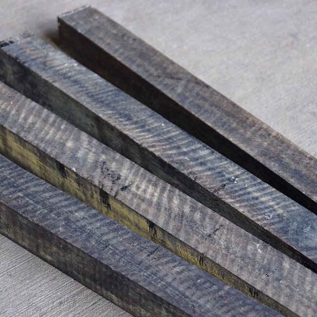 Ebony dimension, fiddleback