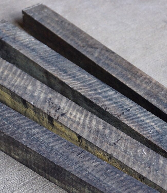 Div. Maße - Ebenholz Kantel, geriegelt