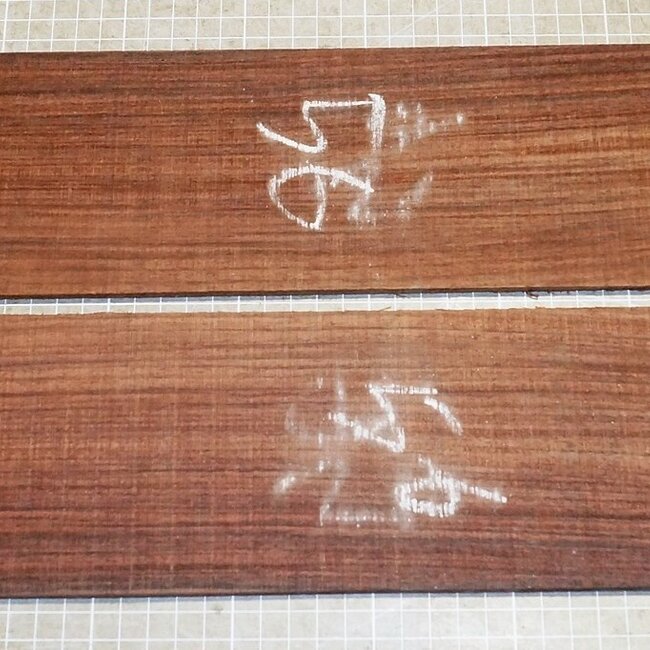 East indian rosewood, guitar sides, approx. 800 x 110 x 4 mm, ca. 0,8 kg