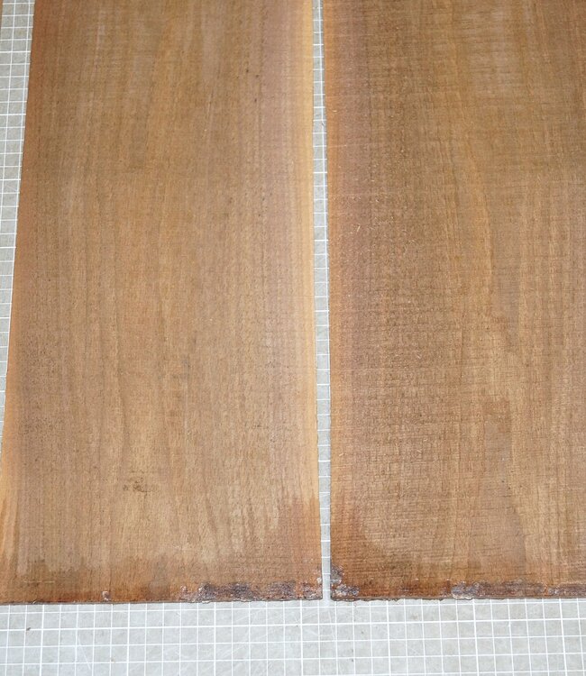 Black Walnut, Böden und Zargen, gespiegelt