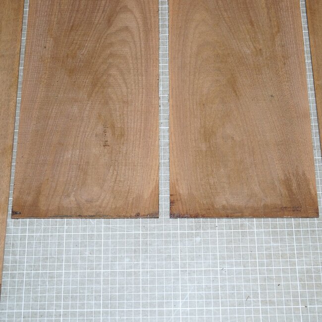 Black Walnut, Set back/side, mirror cut