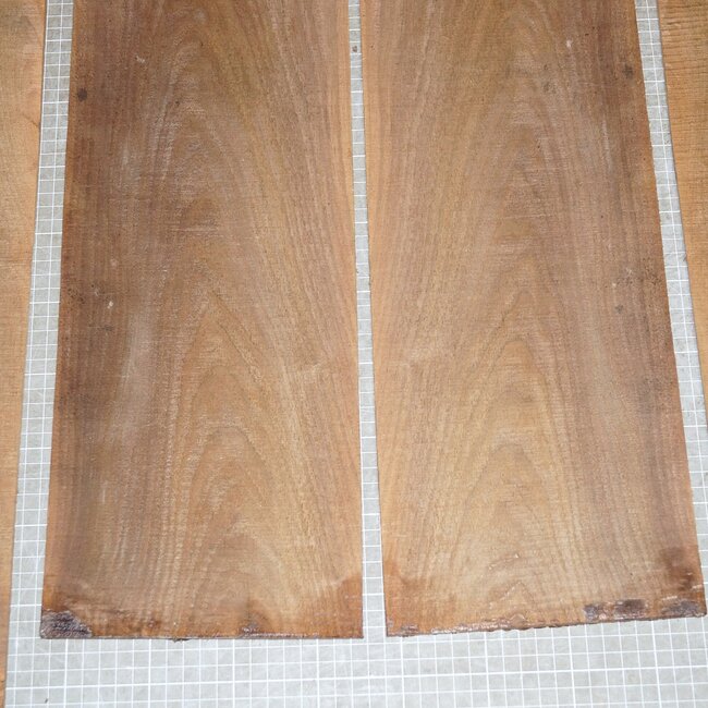 Black Walnut, Böden und Zargen, gespiegelt