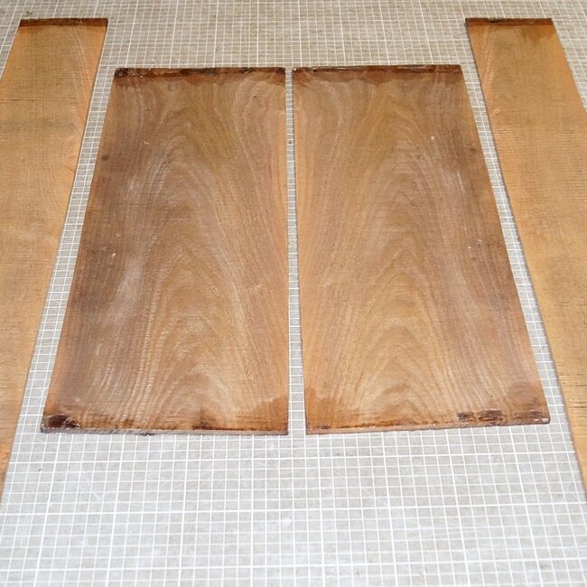 Black Walnut, Set back/side, mirror cut