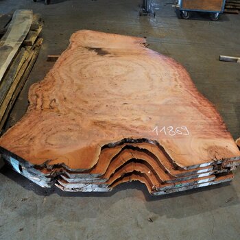 Breiten > 70 cm - z.B. Esstische, Schreibtische