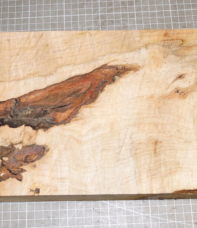 Spitzahorn geriegelt, ca. 380 x 205 x 49 mm, 2,3 kg