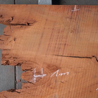 Eukalyptus Maser Tischplatte, ca. 1400/1000 x 950/740 x 52 mm, 12876