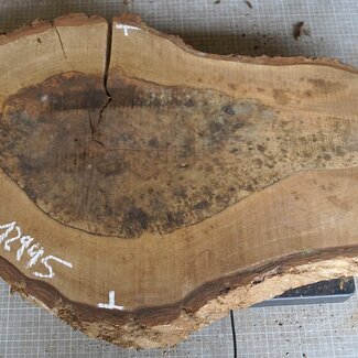 Walnut slab, approx. 770 x 470 x 52 mm, 129457