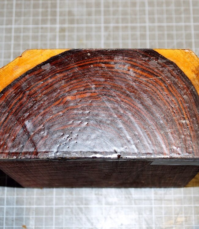 Kingwood, approx. 160 x 160 x 82mm, 2,2kg