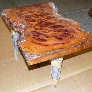 Camphor burl table, slab approx. 580 x 450 x 50 mm, height 60 cm, 11405