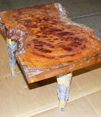 Kampfer Maser Tisch, Platte ca. 580 x 450 x 50 mm, Höhe 60 cm, 11405