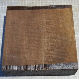 European Walnut, approx. 200 x 200 x 63mm, 1,8kg, Ripple