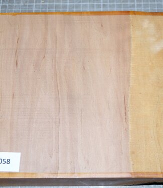 European cherry approx. 220 x 215 x 50mm, 1,4kg