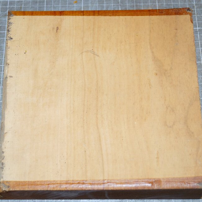 European cherry approx. 220 x 210 x 55mm, 1,7kg