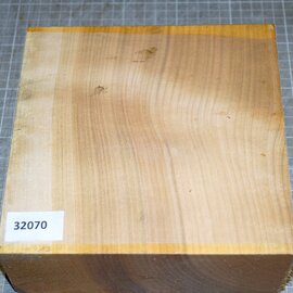 European cherry approx. 190 x 190 x 78mm, 1,58kg