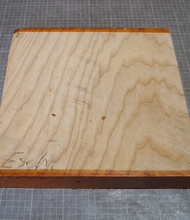Esche, ca. 313 x 310 x 55mm, 3,8kg
