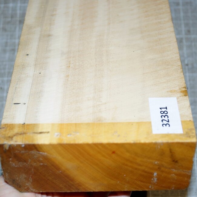 Satin, Zitronenholz, ca. 290 x 140 x 54mm, 1,9kg