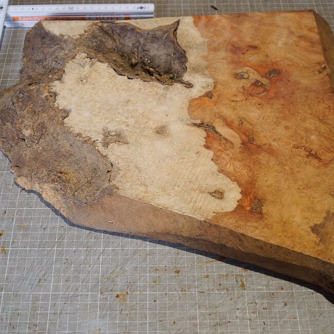 Amboina Maser, ca. 440 x 235/415/55mm, 4,32kg