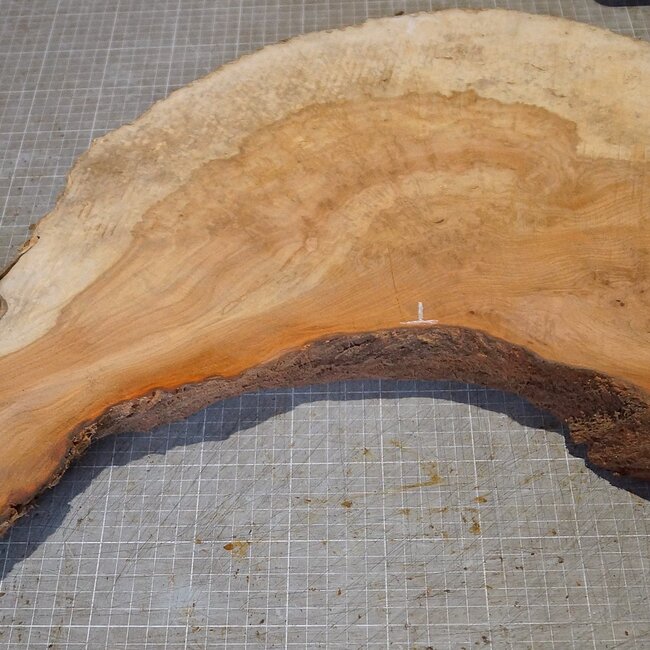 Amboyna Burl, approx. 690 x 195/300/240 x 54mm, 6,28kg