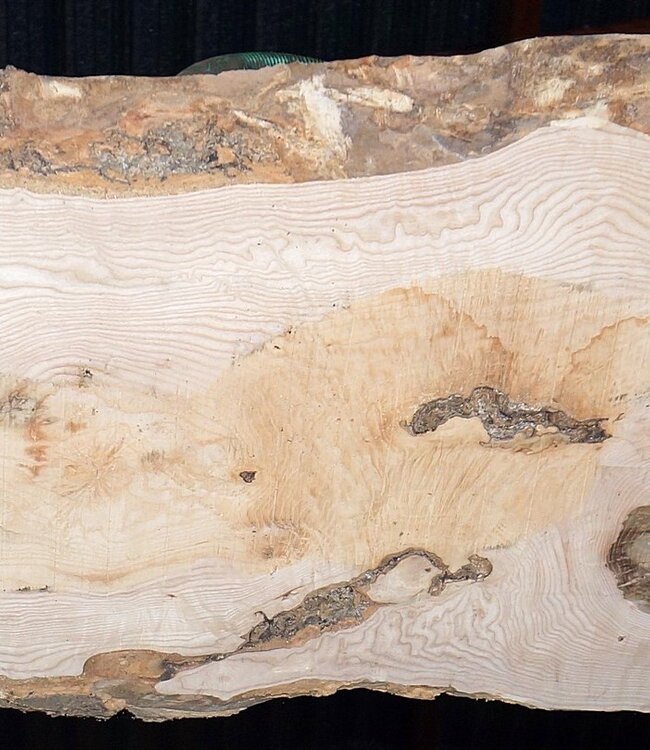 Esche Maser Tischplatte, ca. 2000 x 700/590/860 x 52 mm, 13531