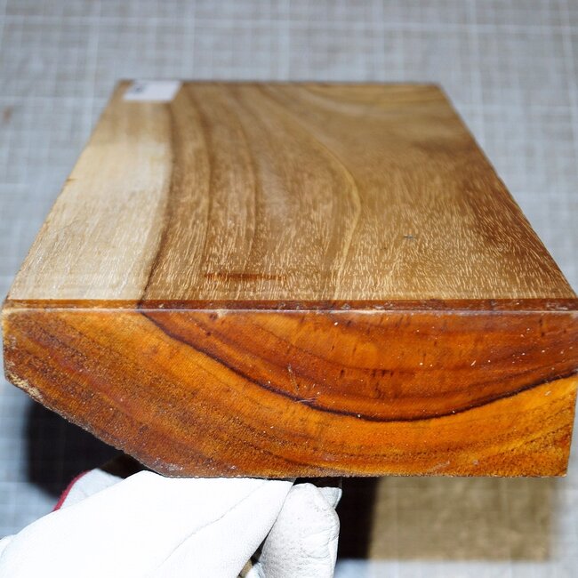 Teak (Plantage), ca. 280 x 150 x 47 mm, 1,4 kg