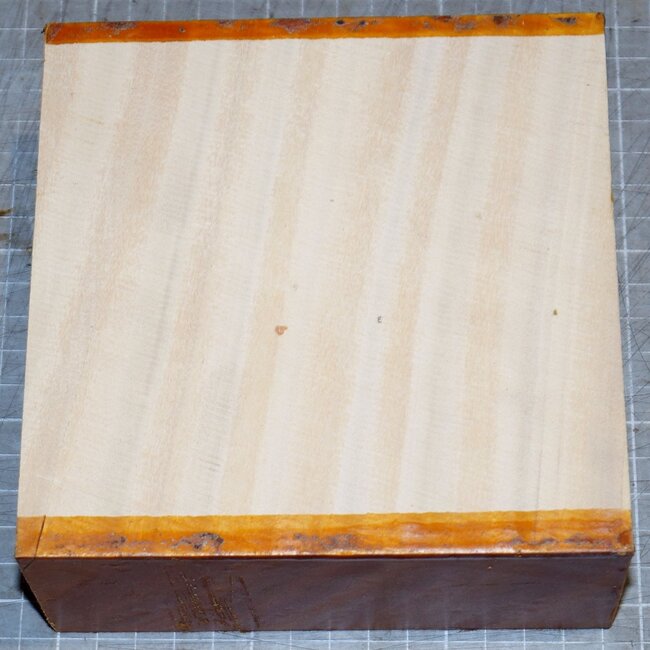 Satinwood, approx. 140 x 140 x 65 mm, 1,3 kg