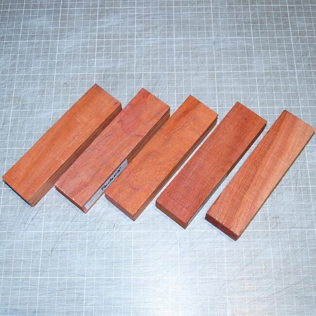 Padouk Messergriff, ca. 150 x 40 x 25 mm, 0,2 kg