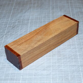 Asian Padouk knife handle, approx. 150 x 40 x 28 mm, 0,2 kg