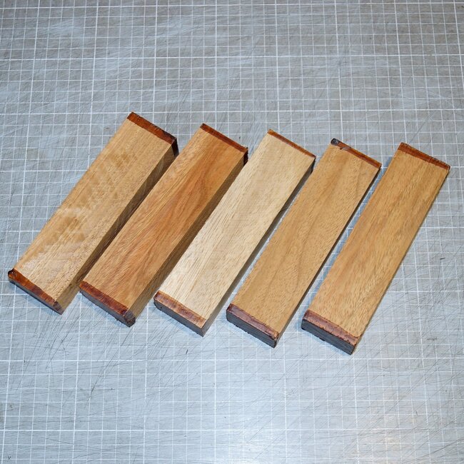 Asiatisches Padouk Messergriff, ca. 150 x 40 x 28 mm, 0,2 kg