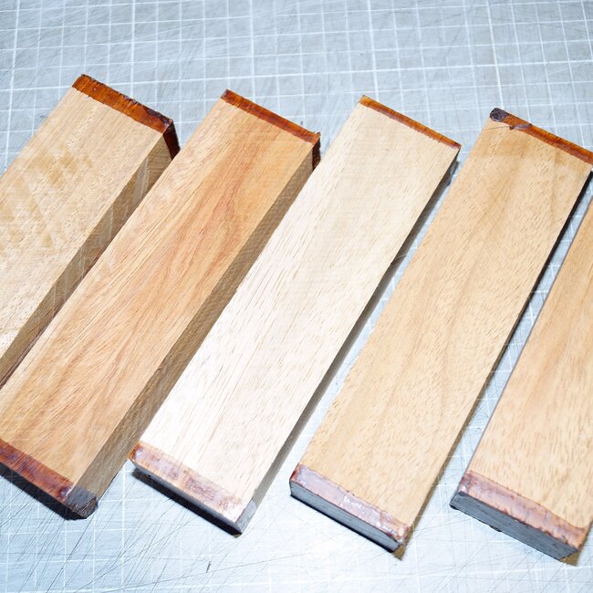 Asiatisches Padouk Messergriff, ca. 150 x 40 x 28 mm, 0,2 kg