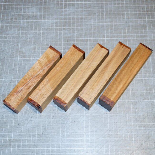 Asiatisches Padouk Messergriff, ca. 150 x 40 x 28 mm, 0,2 kg