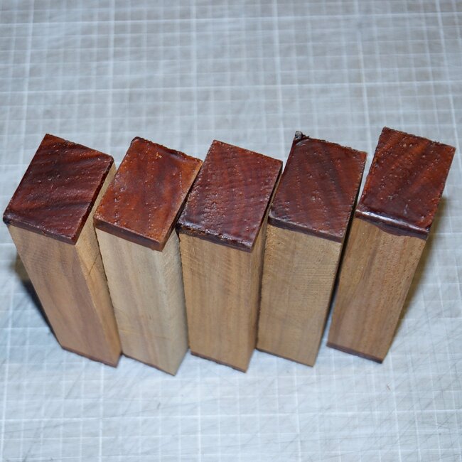 Asian Padouk knife handle, approx. 150 x 40 x 28 mm, 0,2 kg