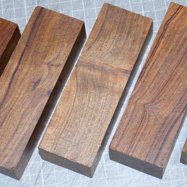 Desert iron wood, knife handle, approx. 130 x 40 x 27 mm, 0,3 kg